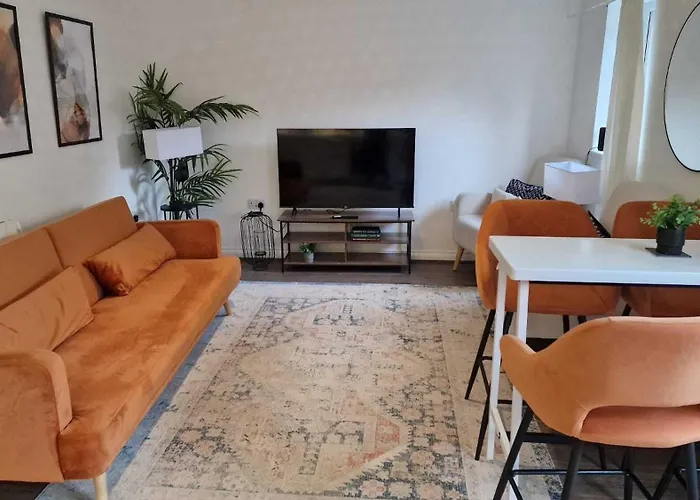 Luxury Cardiff Apartment With Free Parking, Free High-Speed Internet, Fully Equipped Kitchen