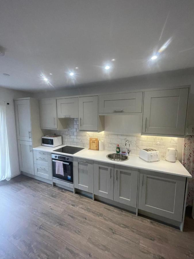 Luxury With Free Parking, Free High-speed Internet, Fully Equipped Kitchen Apartment Cardiff