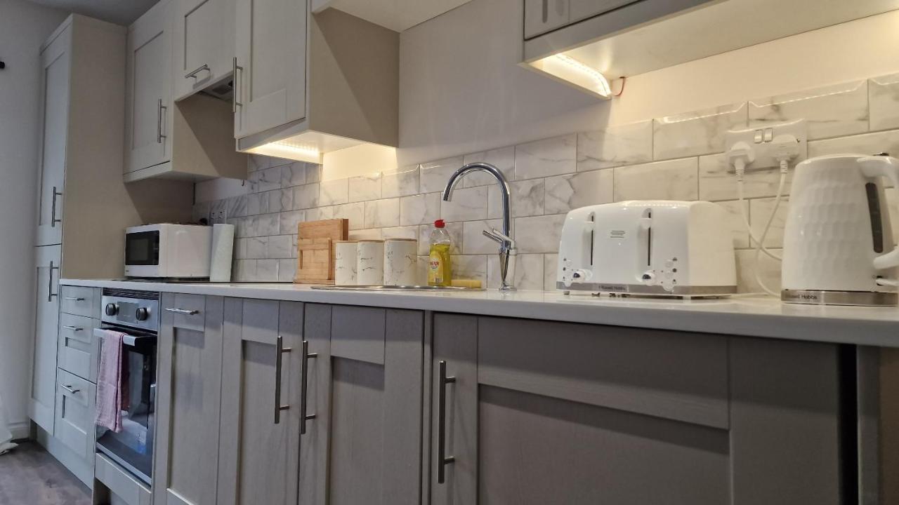 Luxury With Free Parking, Free High-speed Internet, Fully Equipped Kitchen * Cardiff