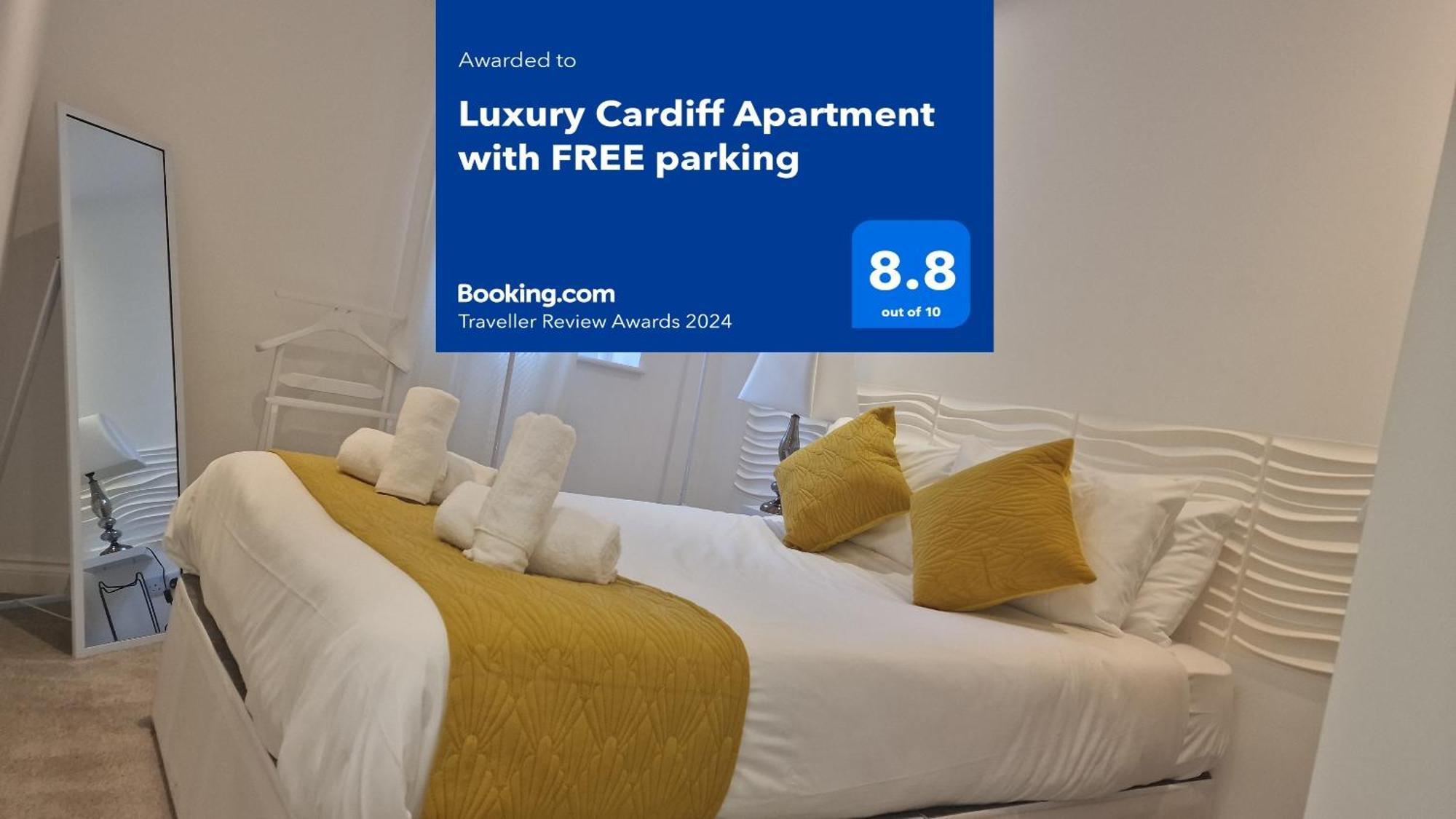 Apartment Luxury With Free Parking, Free High-speed Internet, Fully Equipped Kitchen *